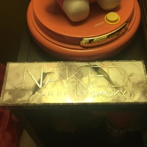 Naked 3 Smokey pallete